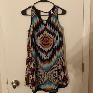 Geometric mini-midi dress w keyhole back and front